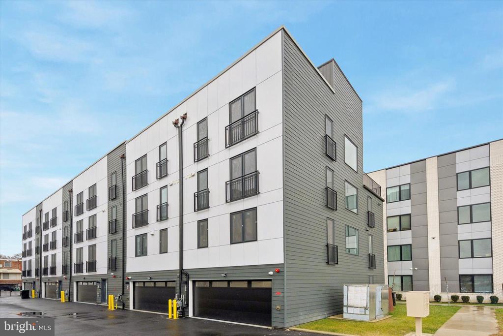 Building at 1843 Hartranft Street